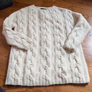 Invisible World cable knit sweater crewneck size medium ivory/cream
